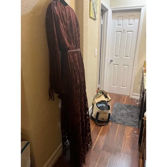 ASOS DESIGN Tall brown satin jacquard warped dot wrap maxi dress with tie waist - Picture 6 of 15